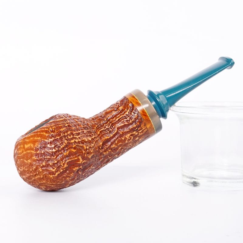 Hand Carved Briar Eskimo Pipe