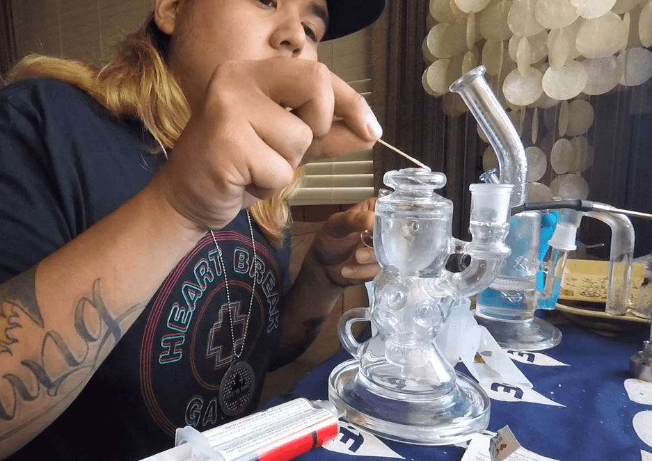 how to fix broken glass bong