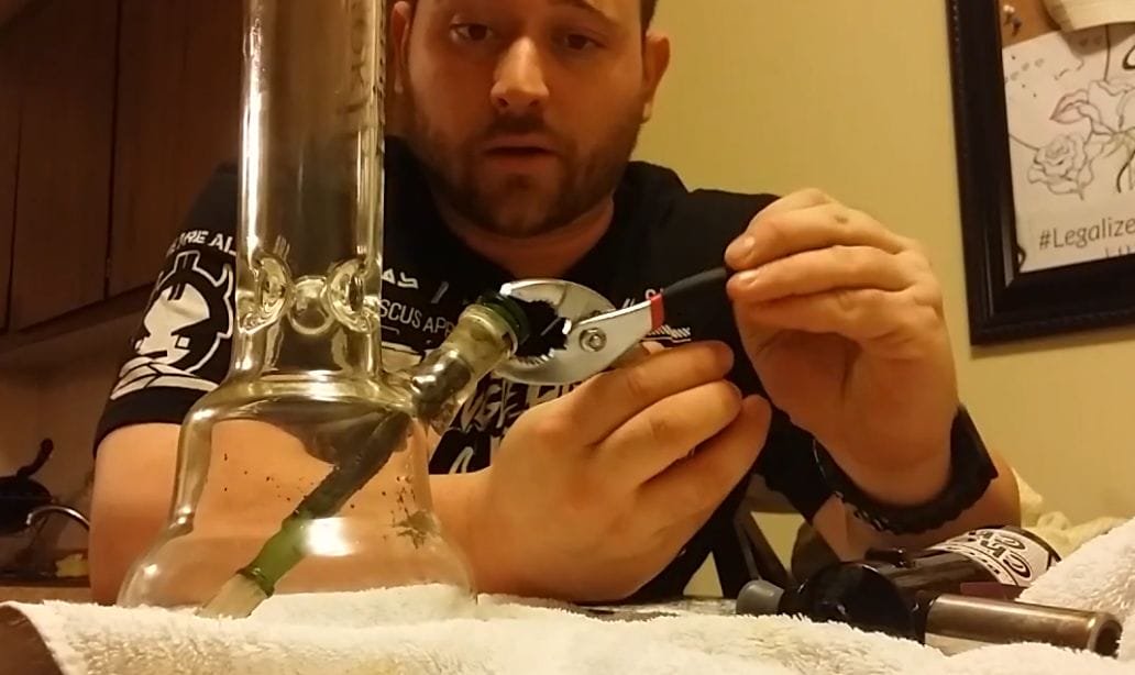 How To Get A Stuck Downstem Out Of A Glass Bong