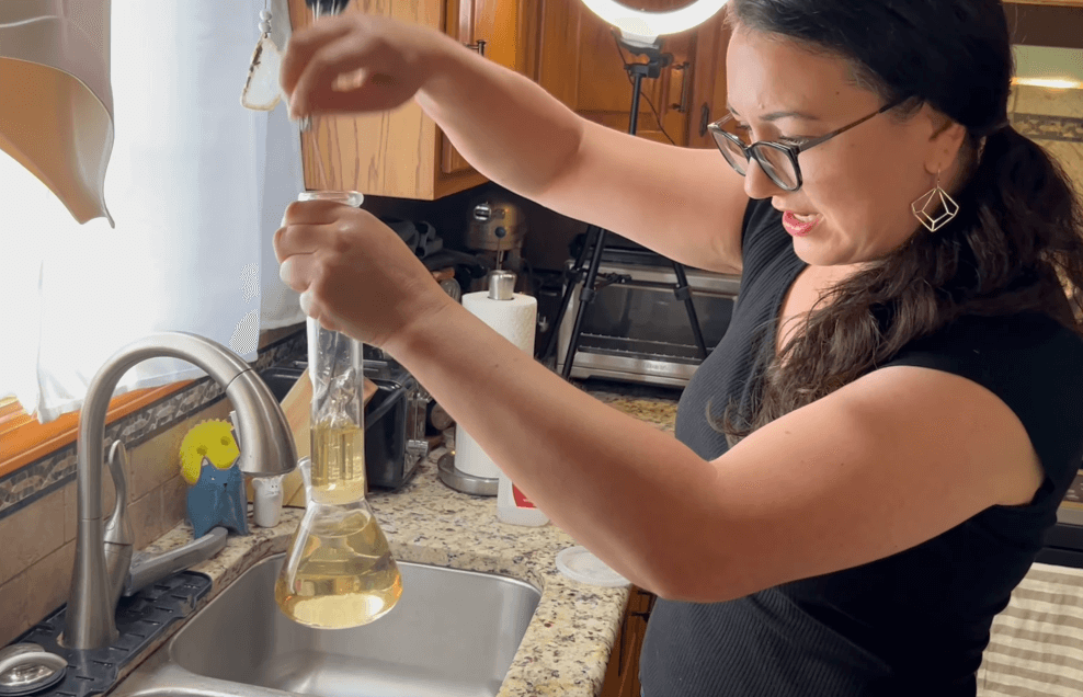 how to clean a weed bong